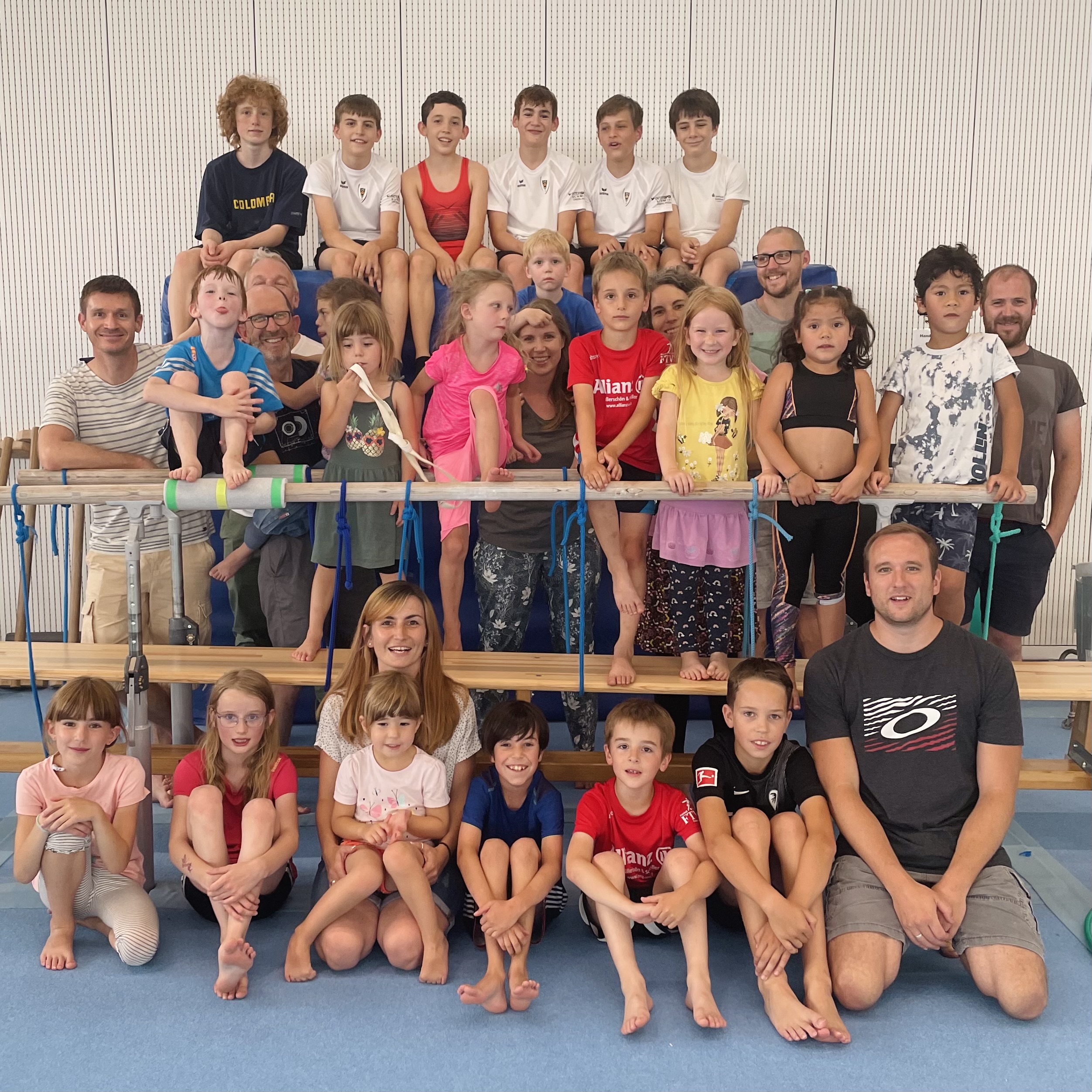 Gruppenbild der Teilnehmer bei dem Treffen der Herzkinder Bodensee beim Kinderherzsporttag